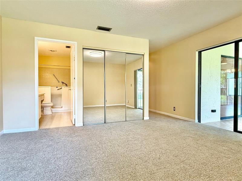 Image 25 of 62 For 10805 Bahama Palm Way  201