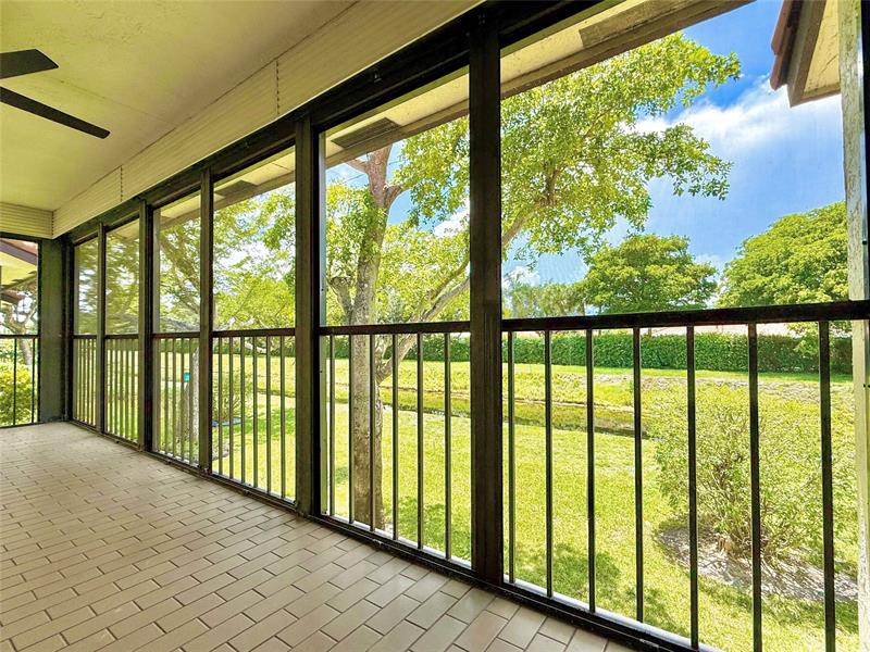 Image 30 of 62 For 10805 Bahama Palm Way  201