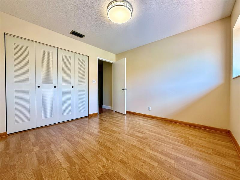Image 32 of 62 For 10805 Bahama Palm Way  201
