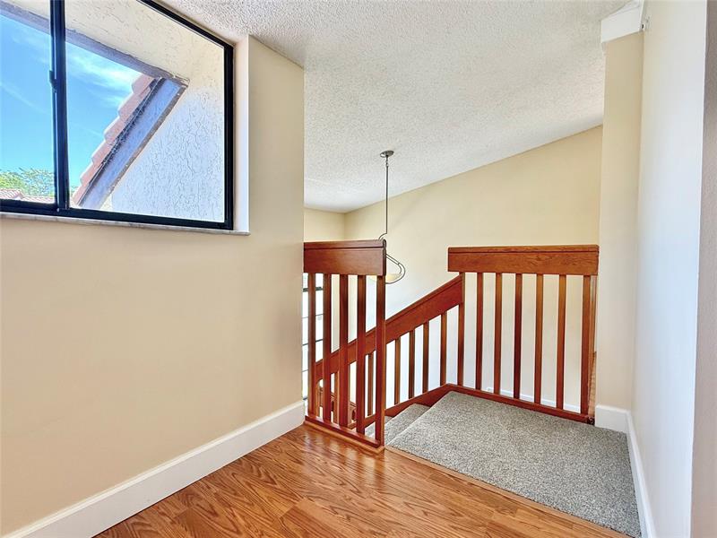Image 4 of 62 For 10805 Bahama Palm Way  201
