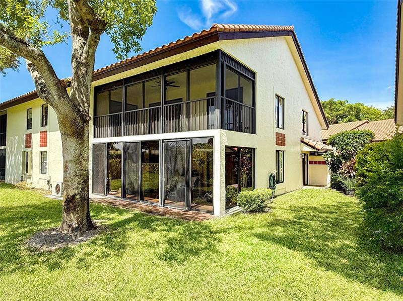 Image 41 of 62 For 10805 Bahama Palm Way  201