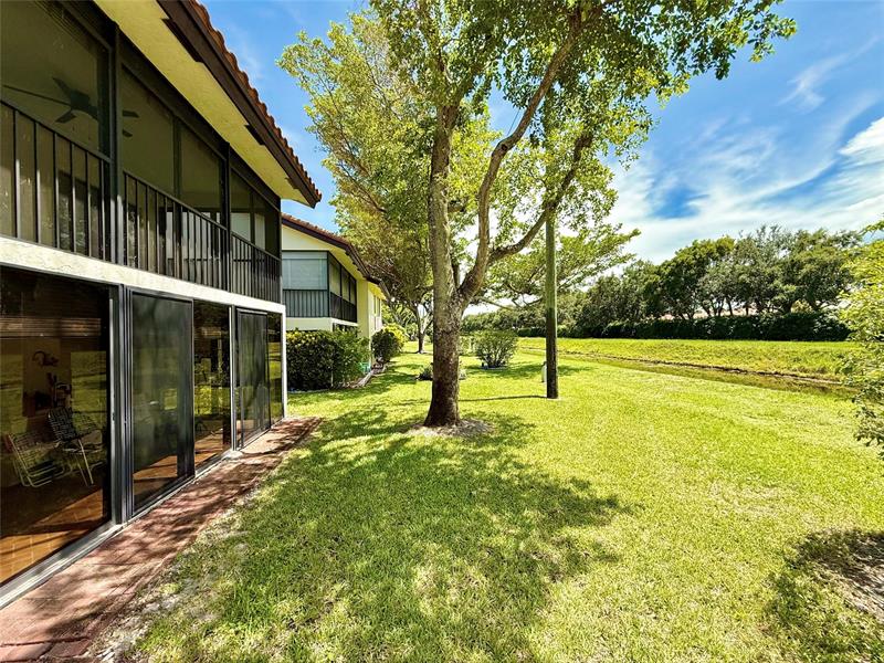 Image 42 of 62 For 10805 Bahama Palm Way  201