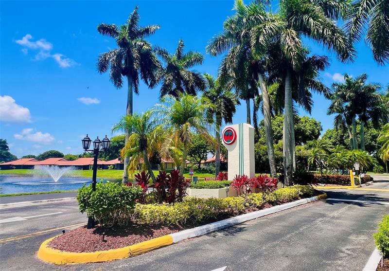 Image 46 of 62 For 10805 Bahama Palm Way  201