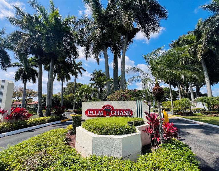 Image 47 of 62 For 10805 Bahama Palm Way  201