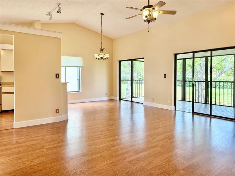 Image 7 of 62 For 10805 Bahama Palm Way  201