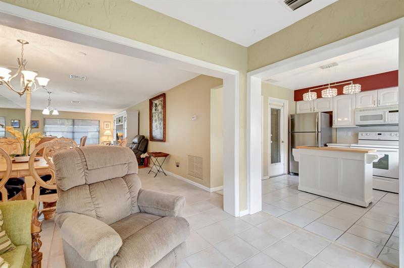 Image 19 of 66 For 9800 Pecan Tree Drive  B