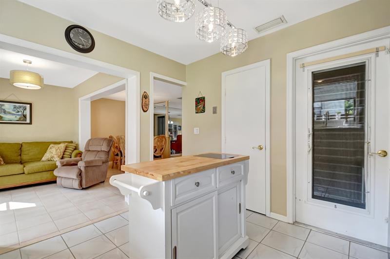 Image 27 of 66 For 9800 Pecan Tree Drive  B