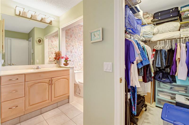 Image 32 of 66 For 9800 Pecan Tree Drive  B