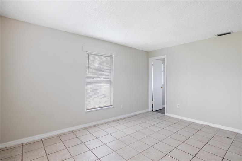 Image 4 of 37 For 4404 35th Ave