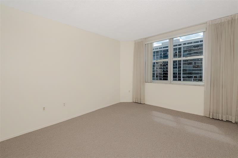 Image 19 of 22 For 1985 Ocean Dr  5a