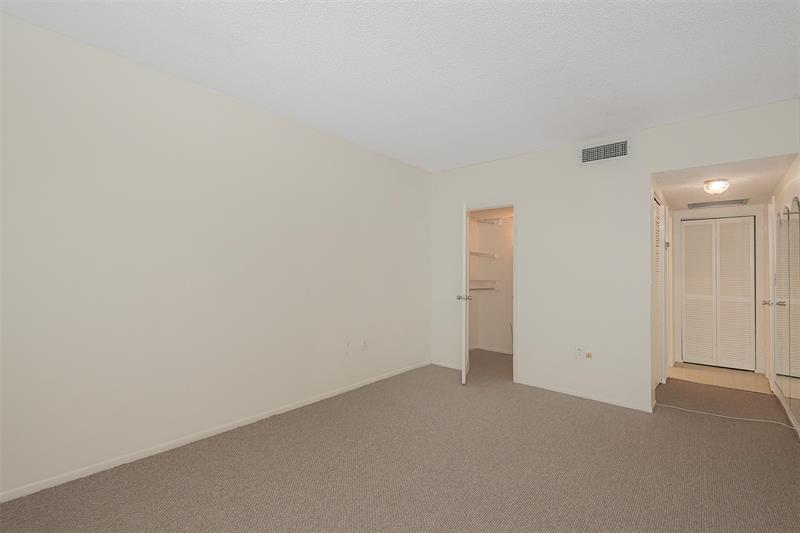 Image 20 of 22 For 1985 Ocean Dr  5a