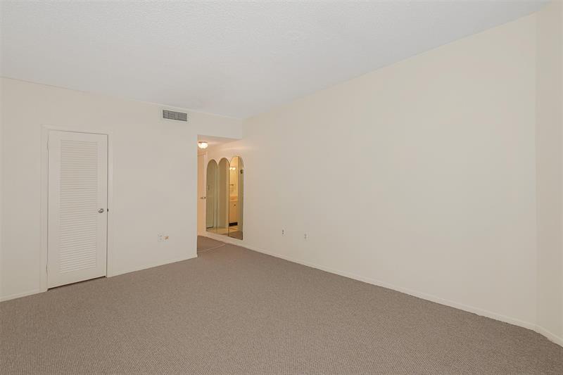 Image 21 of 22 For 1985 Ocean Dr  5a