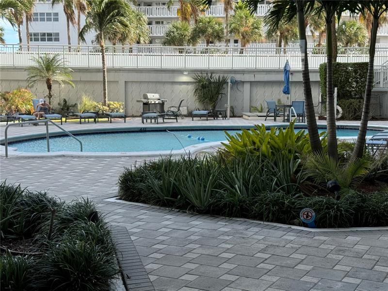 Image 23 of 53 For 1920 Ocean Dr  1002