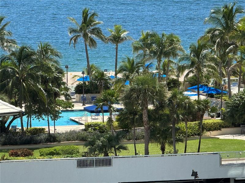 Image 25 of 53 For 1920 Ocean Dr  1002