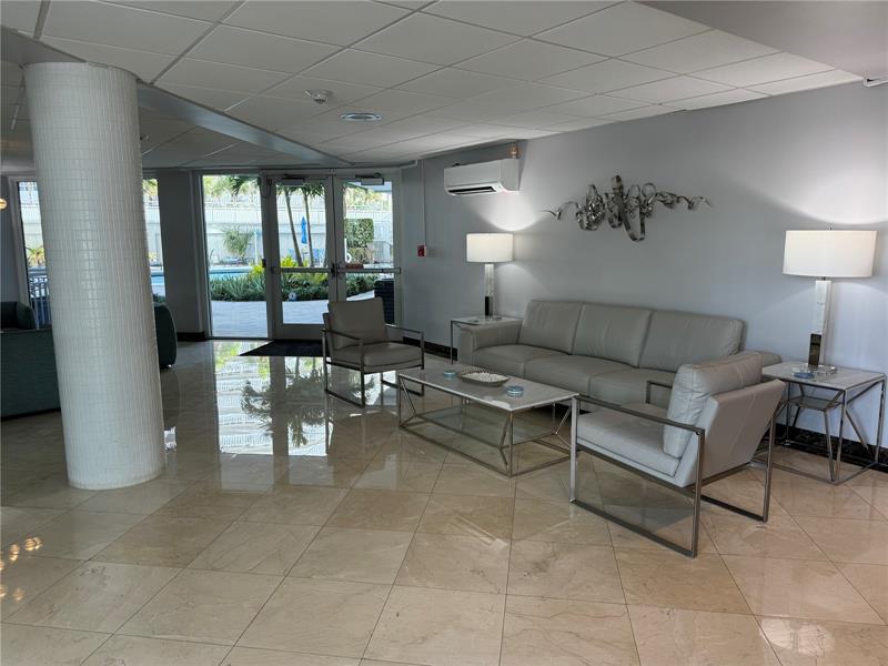 Image 26 of 53 For 1920 Ocean Dr  1002