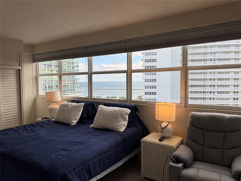 Image 37 of 53 For 1920 Ocean Dr  1002