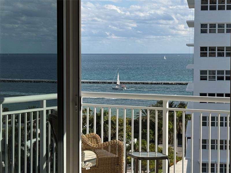 Image 43 of 53 For 1920 Ocean Dr  1002