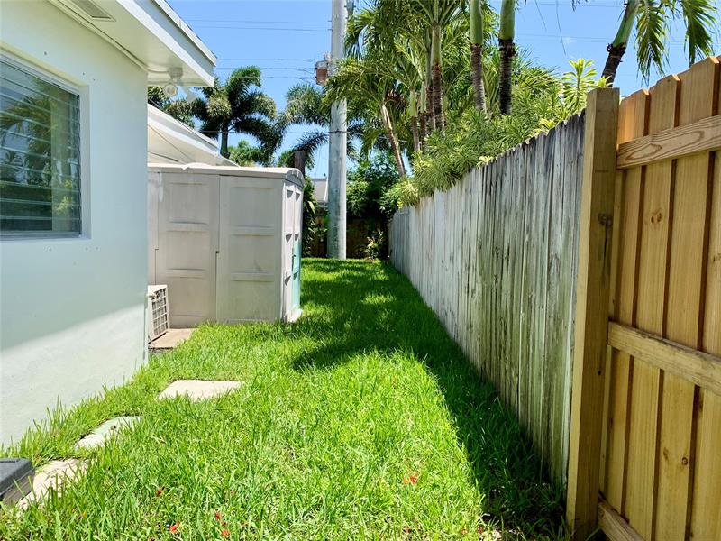 Image 39 of 44 For 764 7th St  
