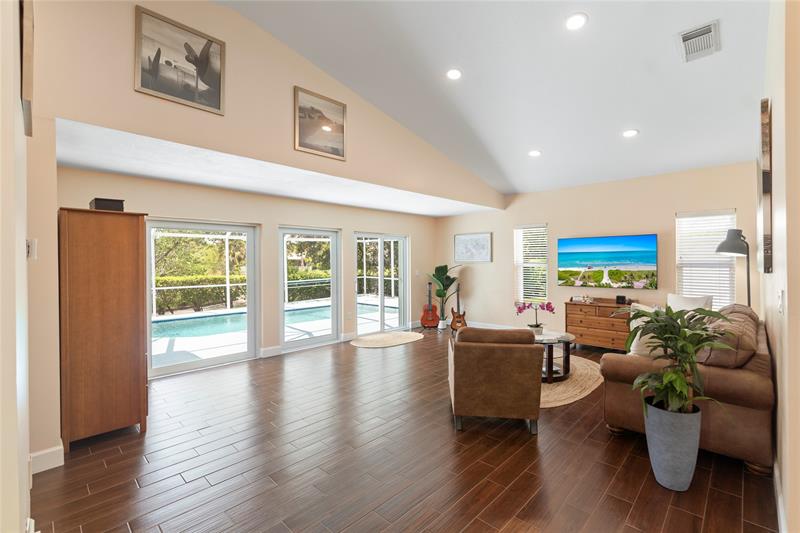Image 12 of 56 For 15218 Wilshire Cir