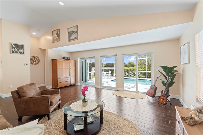 Image 13 of 56 For 15218 Wilshire Cir
