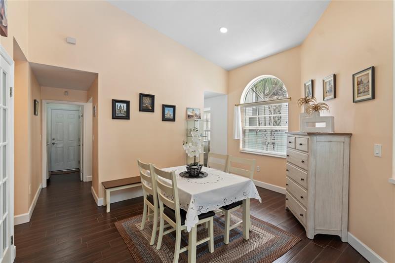 Image 18 of 56 For 15218 Wilshire Cir