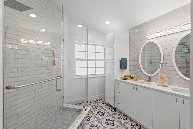 Image 24 of 56 For 15218 Wilshire Cir