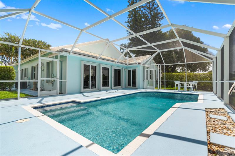 Image 38 of 56 For 15218 Wilshire Cir