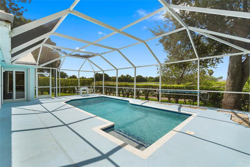 Image 40 of 56 For 15218 Wilshire Cir