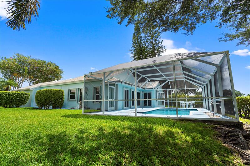 Image 42 of 56 For 15218 Wilshire Cir