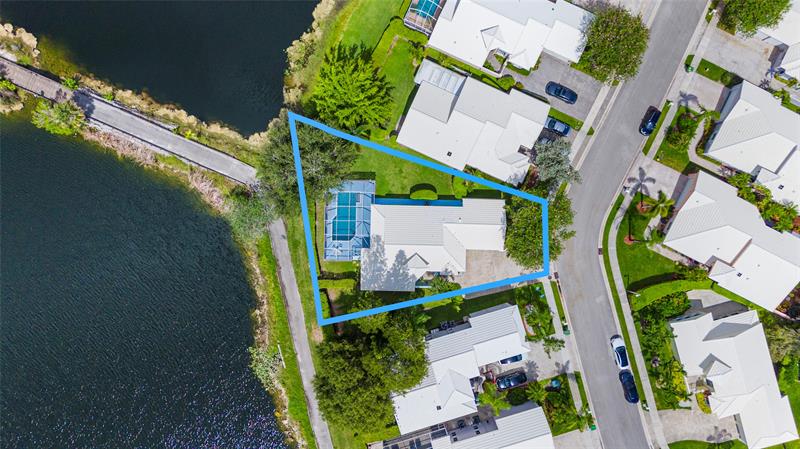 Image 46 of 56 For 15218 Wilshire Cir