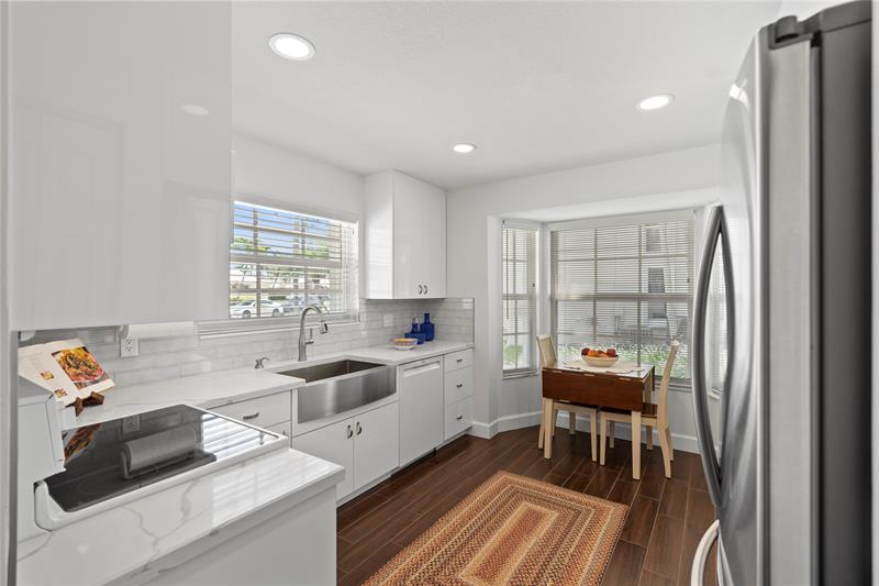 Image 7 of 56 For 15218 Wilshire Cir