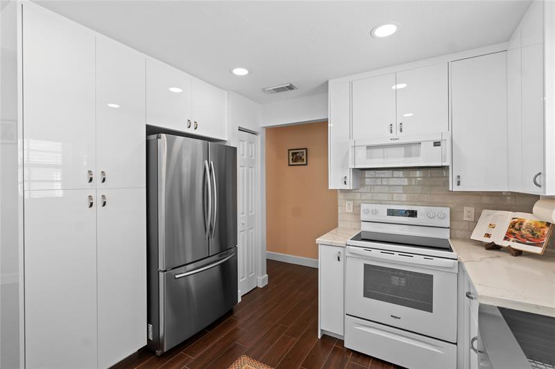 Image 9 of 56 For 15218 Wilshire Cir