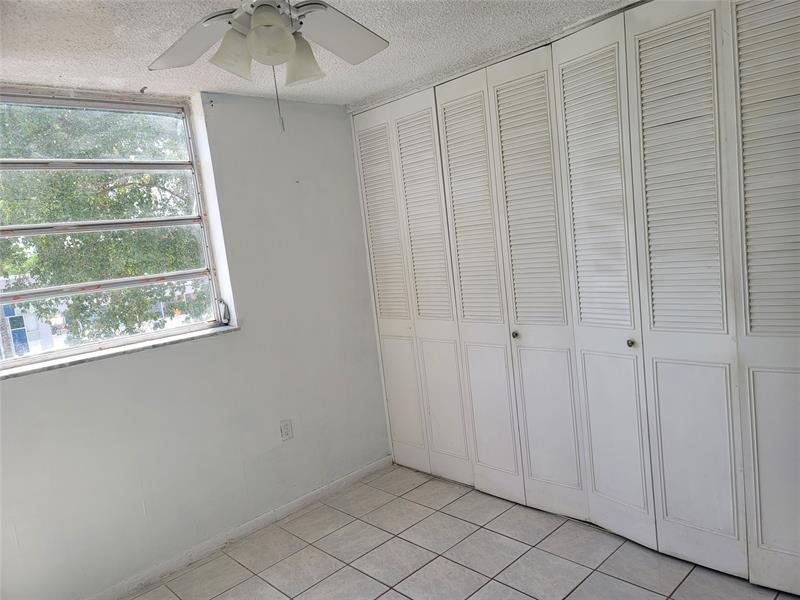Image 12 of 22 For 1145 Normandy Dr  206