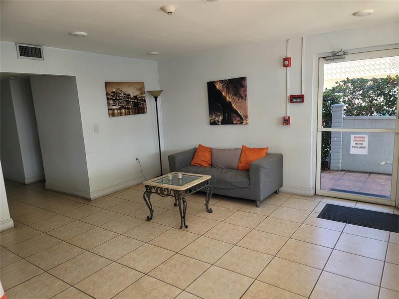 Image 6 of 22 For 1145 Normandy Dr  206