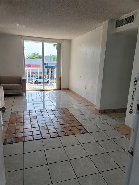 Image 7 of 22 For 1145 Normandy Dr  206