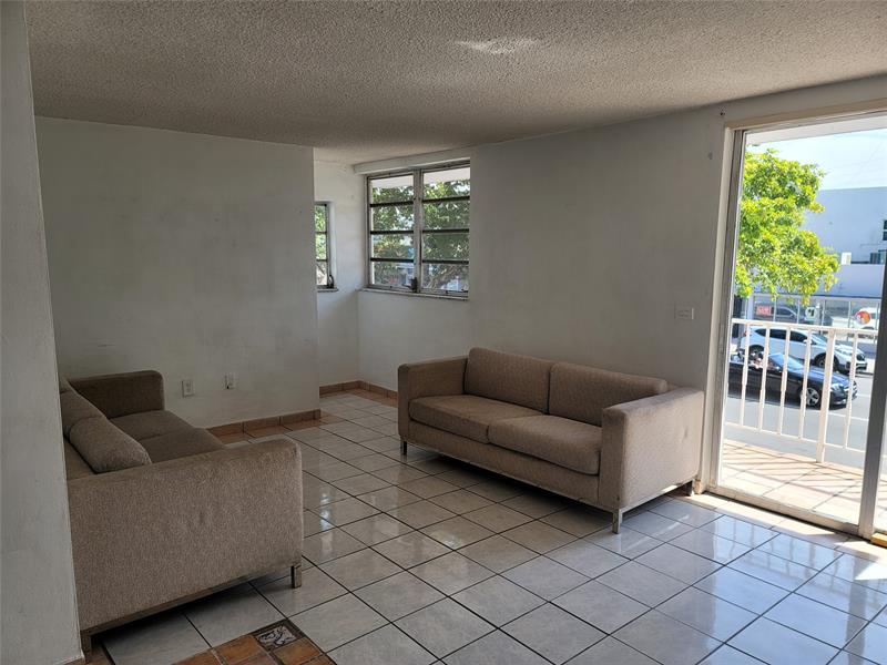 Image 8 of 22 For 1145 Normandy Dr  206