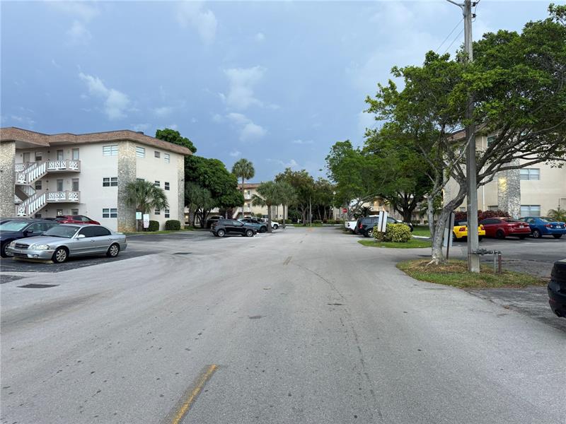 Image 4 of 6 For 5111 Oakland Park Blvd  307
