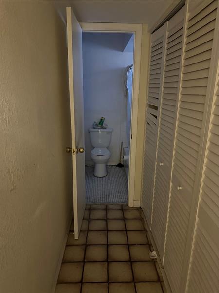 Image 6 of 6 For 5111 Oakland Park Blvd  307