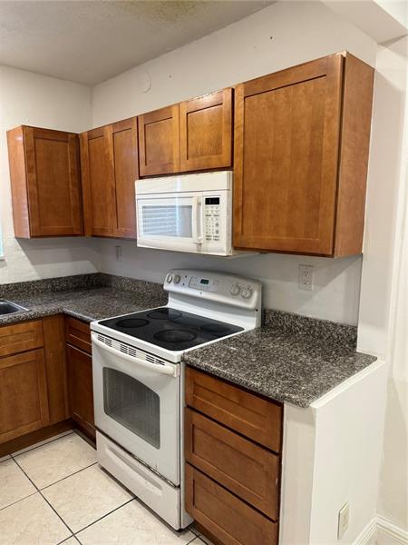 Image 5 of 7 For 2452 Taylor St  204