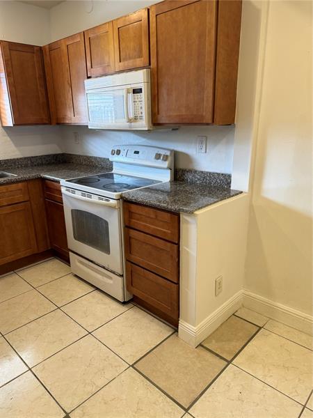 Image 6 of 7 For 2452 Taylor St  204