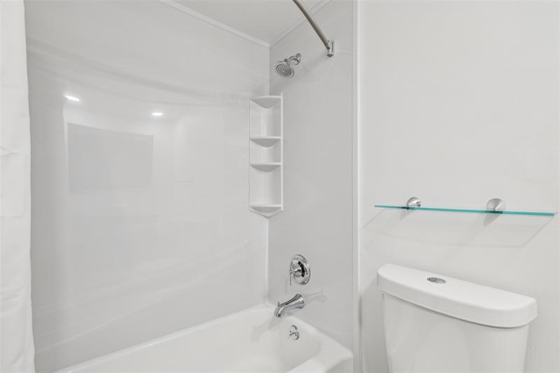 Image 15 of 21 For 3700 Galt Ocean Dr.  901