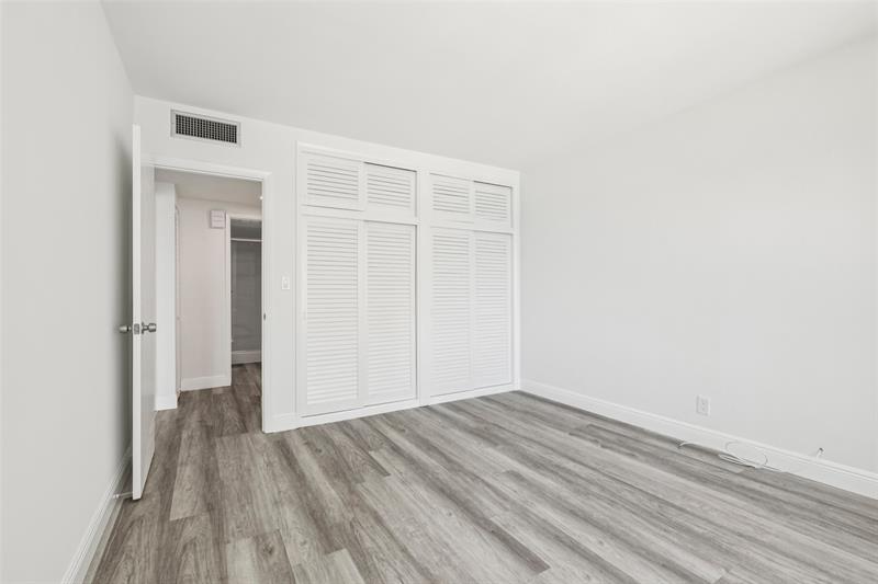 Image 17 of 21 For 3700 Galt Ocean Dr.  901