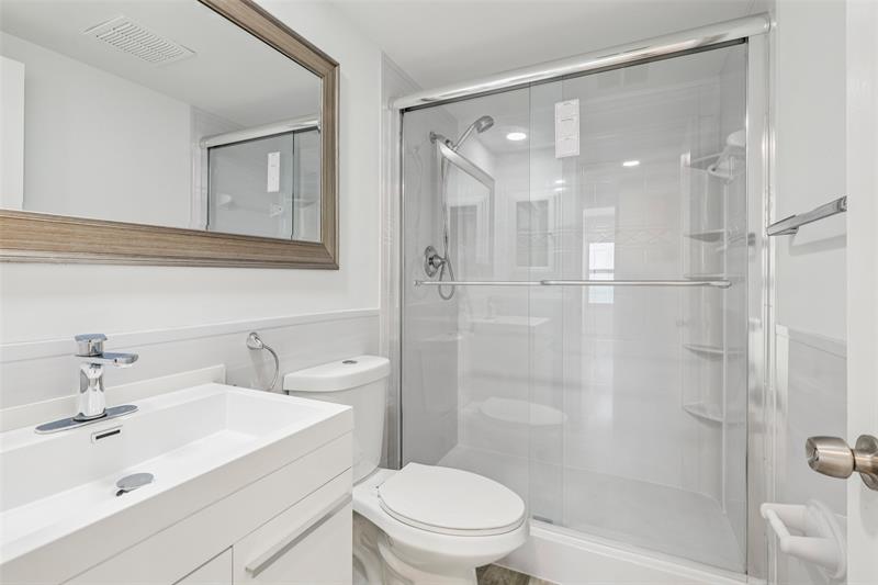 Image 18 of 21 For 3700 Galt Ocean Dr.  901