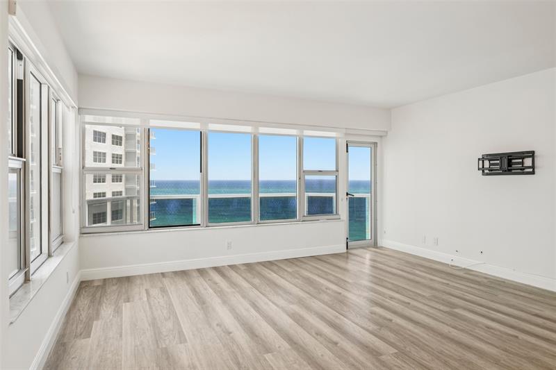 Image 4 of 21 For 3700 Galt Ocean Dr.  901