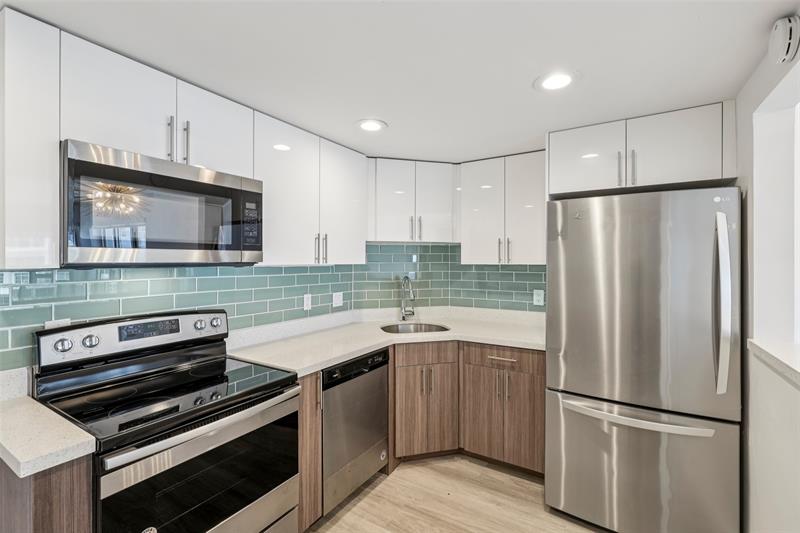 Image 6 of 21 For 3700 Galt Ocean Dr.  901