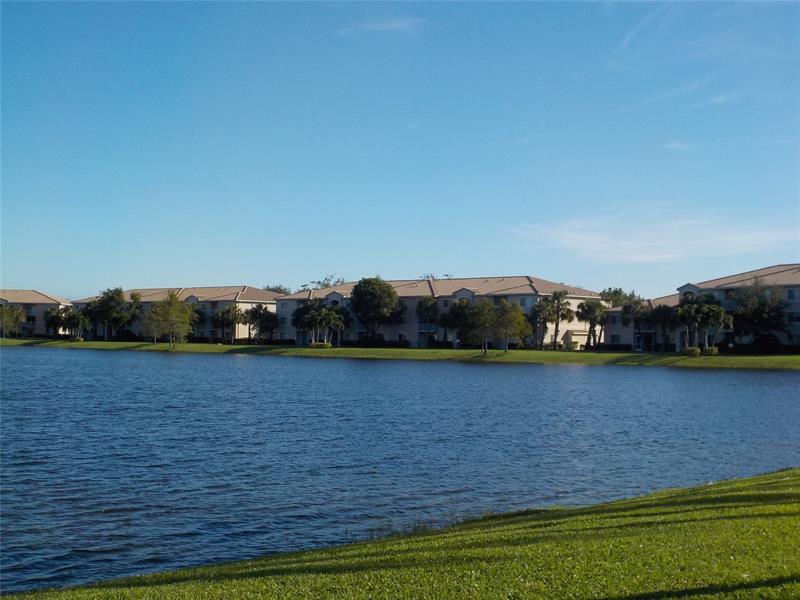 Image 4 of 32 For 5061 Wiles Rd  206