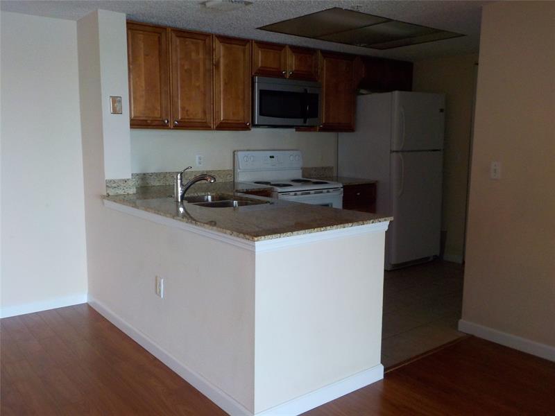 Image 5 of 32 For 5061 Wiles Rd  206