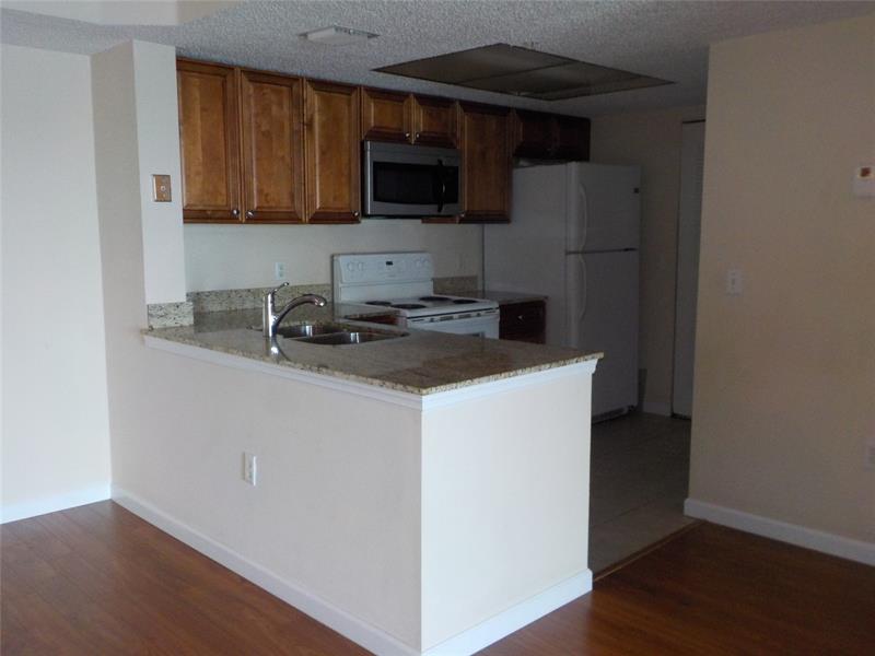 Image 6 of 32 For 5061 Wiles Rd  206