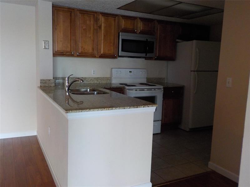 Image 7 of 32 For 5061 Wiles Rd  206