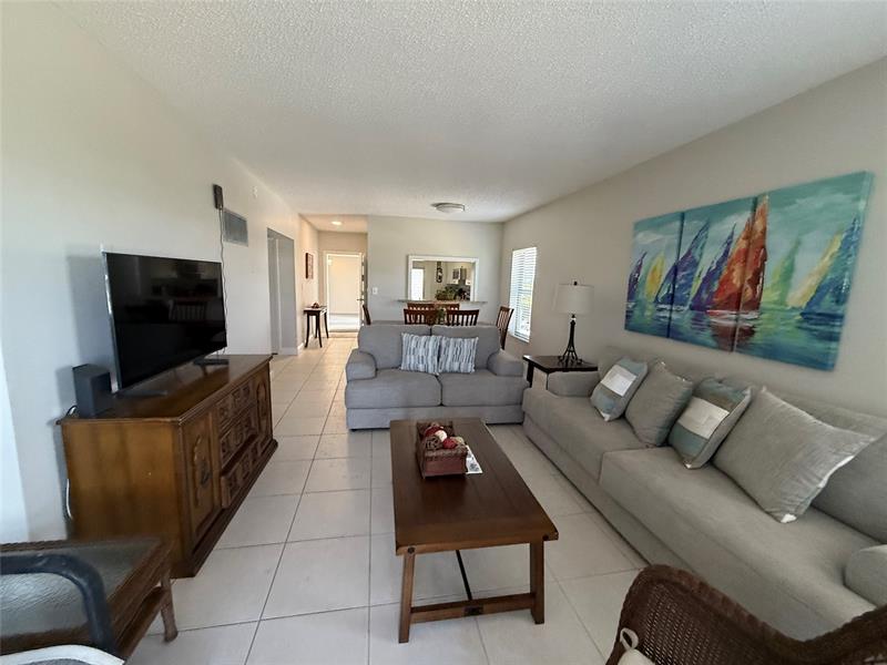Image 3 of 10 For 4117 Bougainvilla Dr  412